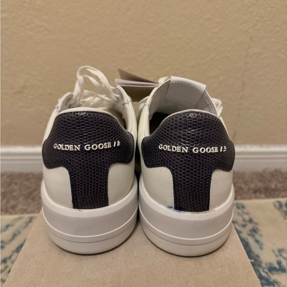 Men Golden Goose Sneakers - Picture 3 of 4